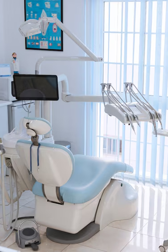 Clínica dental especializada en odontología Doctor Vainer #2